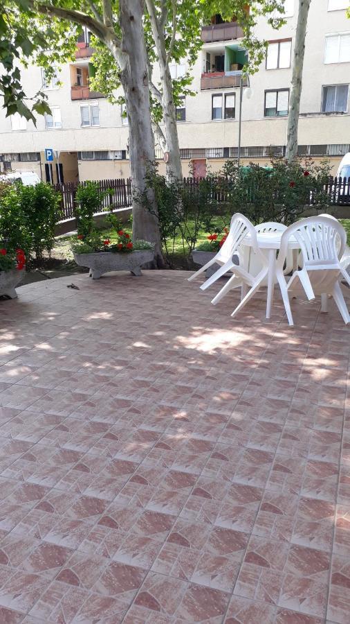 Centrum Apartman Hotel Hajduszoboszlo Luaran gambar