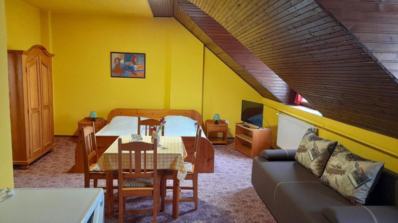 Centrum Apartman Hotel Hajduszoboszlo Luaran gambar